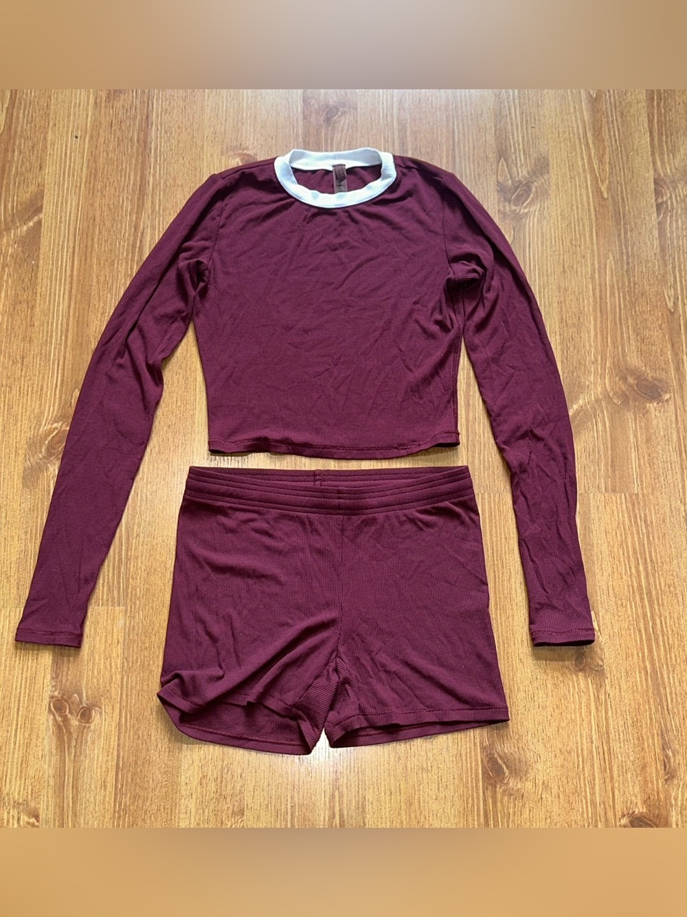 Skims Set Outfit Long Sleeve Shirt & Shorts Dark Red Small